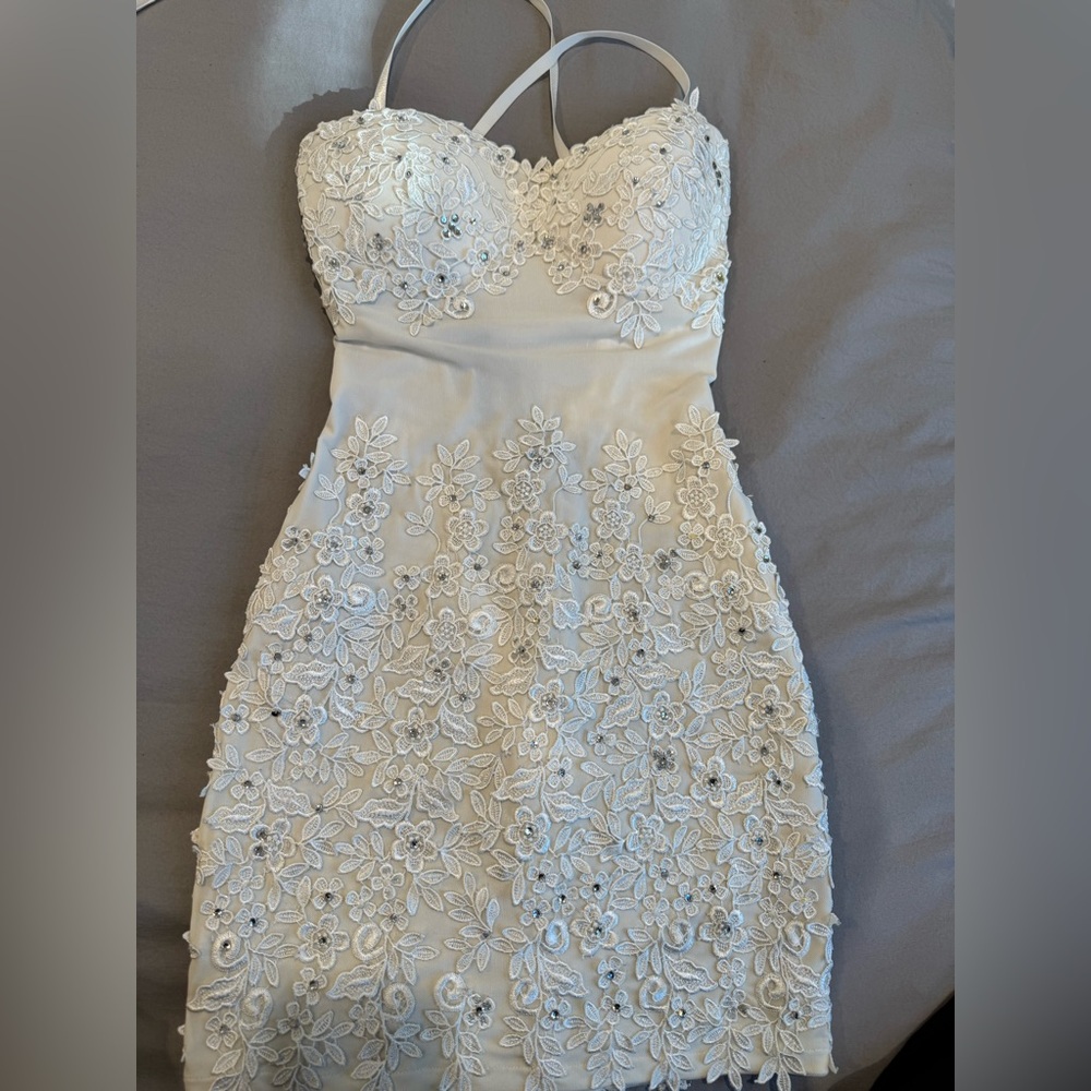 Ivory Lace Embellished Corset Dress – Bridal Inspired
size Xs